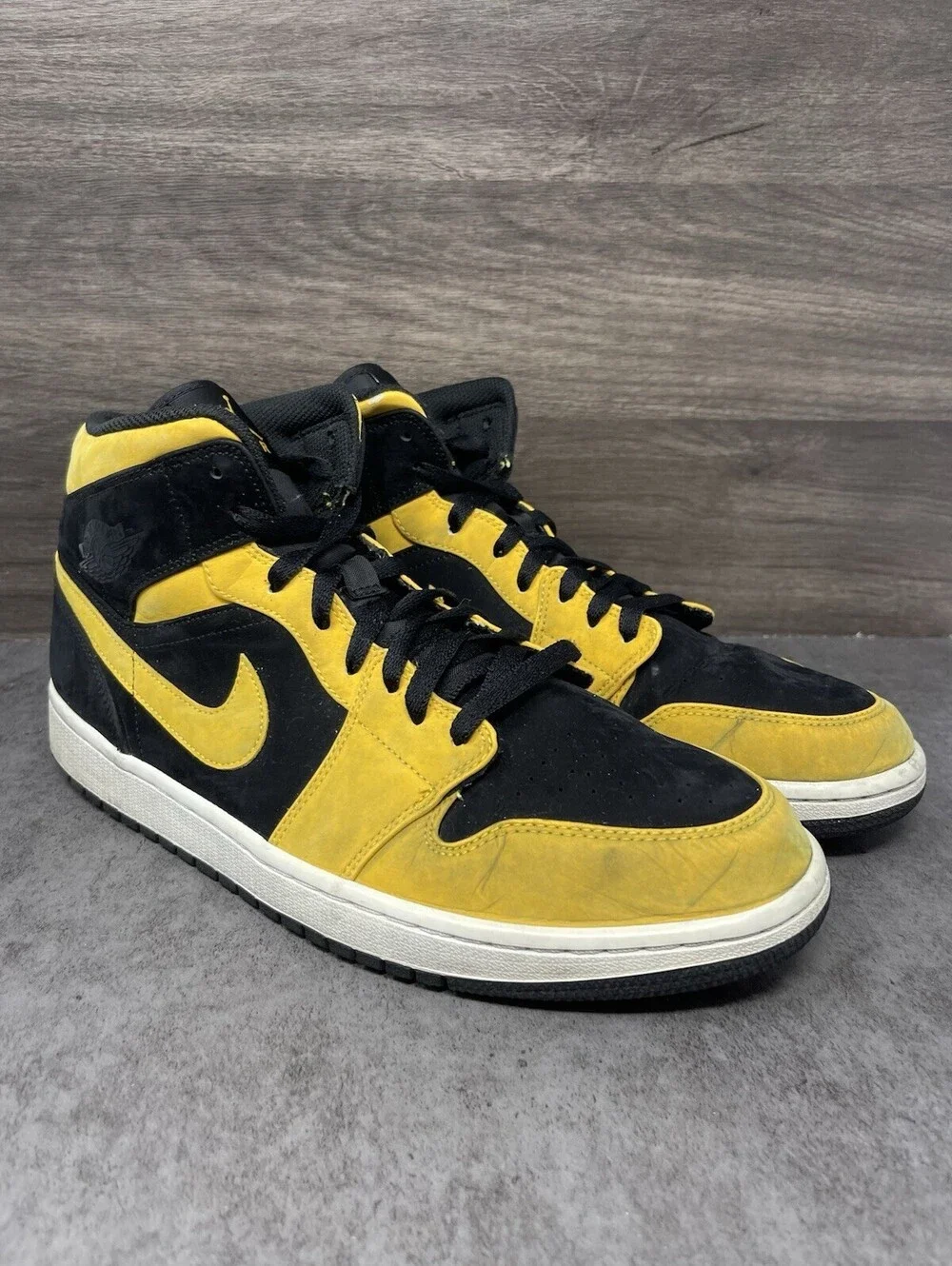 Air Jordan 1 Mid Reverse New Love Mens Size 12 Yellow Black 554724-071